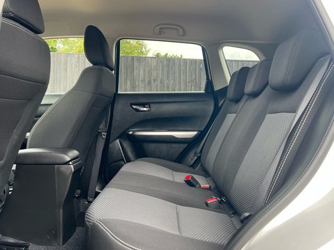 Suzuki Vitara SZ-T 9