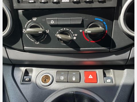 Peugeot Partner 1.6 eHDi 750 SE Panel Van 4dr Diesel Manual L2 (s/s) (134 g/km, 90 bhp) 30