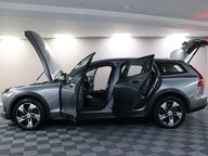 Volvo V60 B4 CROSS COUNTRY AWD MHEV 6