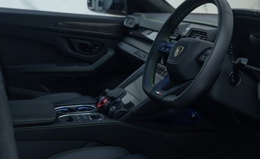 Lamborghini Urus S 13