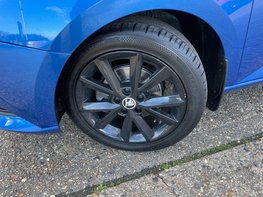 Skoda Fabia 1.0 Fabia Colour Edition TSI 5dr 3