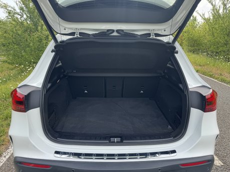Mercedes-Benz EQA EQA 250+ AMG Line Premium Plus Auto Electric 70 KWH PAN ROOF/HEADS UP/VAT Q 32