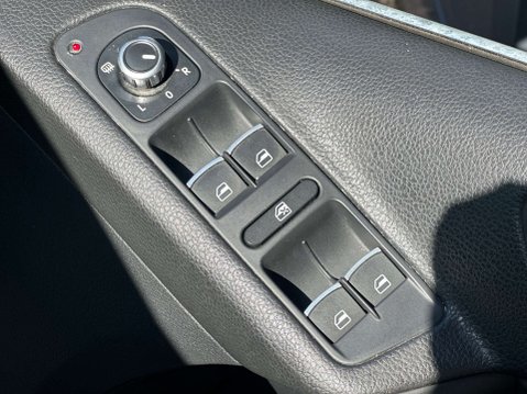Volkswagen Tiguan 2.0 Tiguan R-Line TDI BlueMotion Technology 4Motion Semi-Auto 4WD 5dr 22