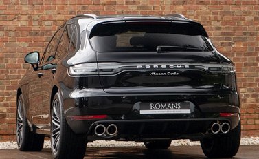 Porsche Macan Turbo 3