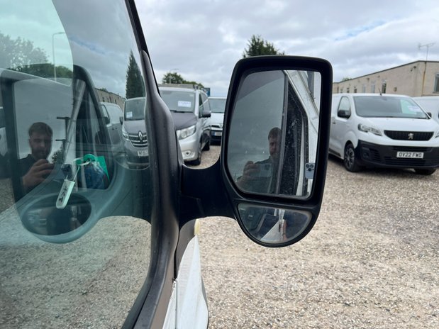 Ford Transit MWB L2H3 High Roof 350 NO VAT 17