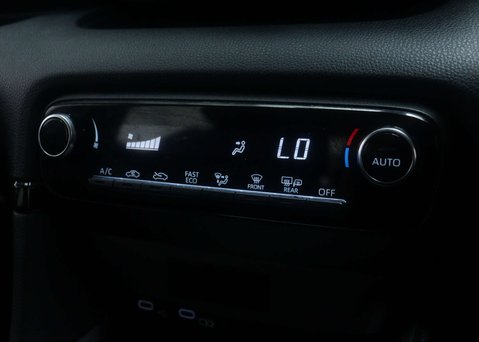 Toyota Yaris 1.5 Yaris Icon HEV CVT 5dr 28
