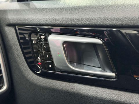 Porsche Cayenne 3.0 V6 E-Hybrid 14.1kWh Coupe 5dr Petrol Plug-in Hybrid TiptronicS 4WD Euro 59