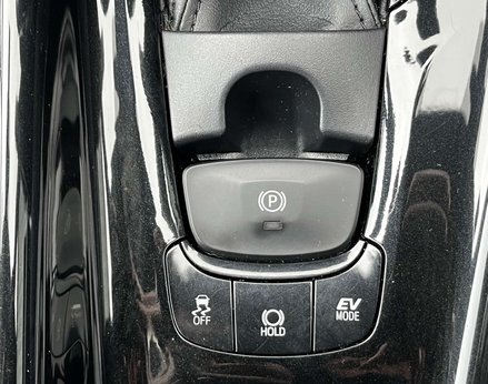 Toyota C-HR 1.8 C-HR-Dynamic HEV CVT 5dr 55