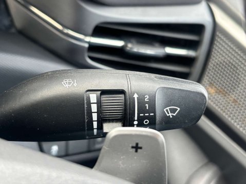 Hyundai IONIQ 1.6 h-GDi Premium Hatchback 5dr Petrol Hybrid DCT Euro 6 (s/s) (141 ps) 35