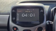 Toyota Aygo 1.0 VVT-i x-play Hatchback 5dr Petrol x-shift Euro 6 (Safety Sense) (71 ps) 37
