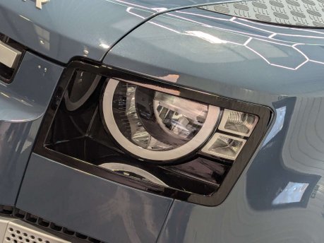 Land Rover Defender 2.0 Defender S D Auto 4WD 5dr 29