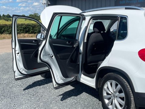 Volkswagen Tiguan 2.0 TDI BlueMotion Tech Match 2WD Euro 5 (s/s) 5dr 16
