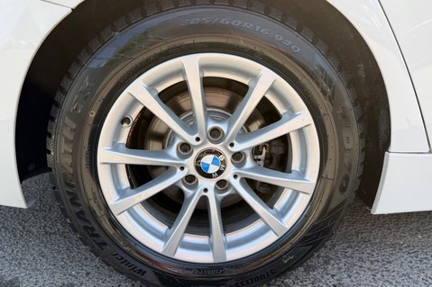 BMW 3 Series 320I SE TOURING AUTOMATIC -APPLE CAR PLAY -CAMERAS -XENONS -LOW MILEAGE 59