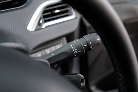 Peugeot 208 PURETECH S/S ALLURE 17