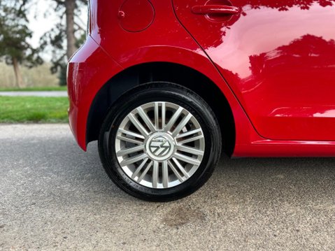 Volkswagen Up MOVE UP TECH EDITION 23