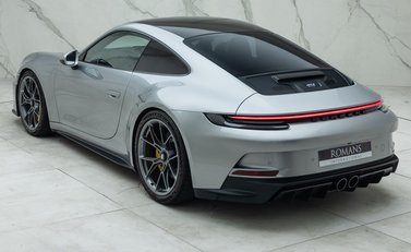 Porsche 911 GT3 TOURING (992) 12