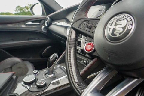 Alfa Romeo Stelvio QUADRIFOGLIO 13