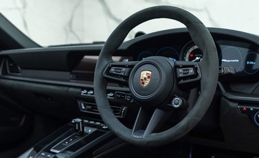 Porsche 911 Targa 4 GTS (992) 6