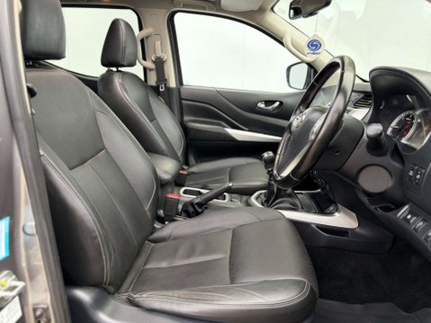 Nissan Navara 2.3 Navara Tekna dCi 4WD 5dr 24