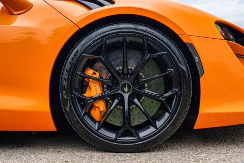 McLaren Artura PHEV 5