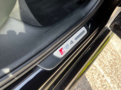 Audi RS4 4.2 RS 4 FSI Quattro Auto 4WD 5dr 57