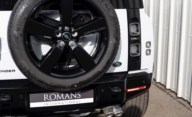 Land Rover Defender 90 V8 25