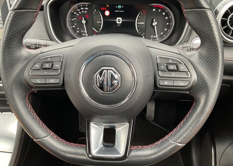 MG HS 1.5 T-GDI EXCLUSIVE 23