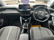 Peugeot 2008 1.2 PURETECH S/S ALLURE PREMIUM 5 Dr 10