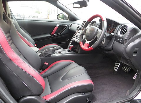 Nissan GT-R Premium Edition 4
