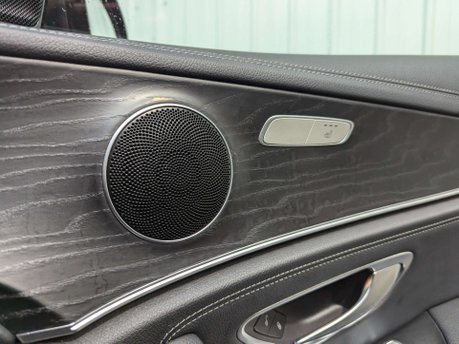 Mercedes-Benz E Class 2.0 E 300 AMG Line de Auto 4dr 79