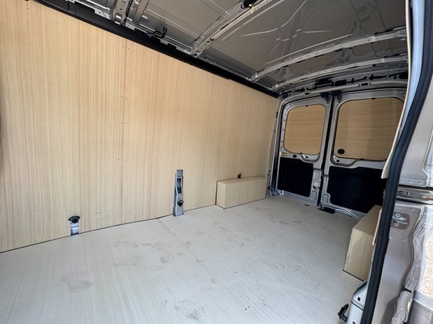 Ford Transit AUTO LWB [SOLD CR] L3H2 Medium Roof Limited Air Con Alloys Sensors Cam EURO 11