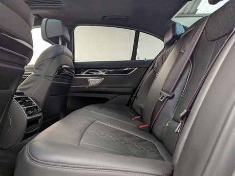 BMW 7 Series 4.4 750i M Sport xDrive Auto 4WD 4dr 40