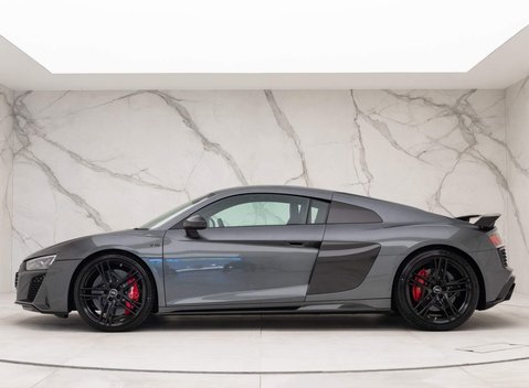Audi R8 V10 Performance Carbon Black 3