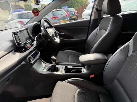 Hyundai i30 1.6 CRDi Blue Drive Premium Euro 6 (s/s) 5dr 35