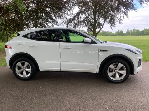 Jaguar E-Pace 2.0 Diesel R-DYNAMIC S 3