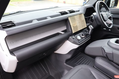Land Rover Defender 110 2026 HARD TOP  6 SEATER  HSE 350 SEEKER STYLED WITH REAR LAND ROVER SEATS  18