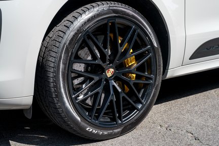 Porsche Macan GTS PDK 10