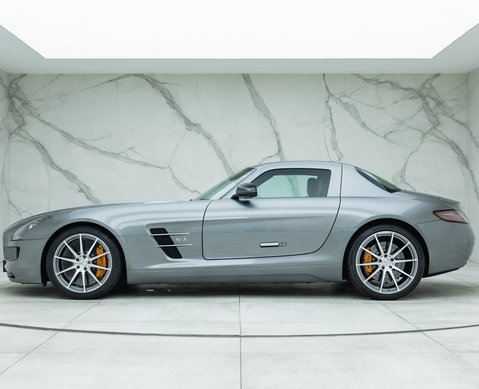 Mercedes-Benz SLS AMG