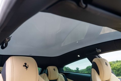 Ferrari GTC4 Lusso T 17