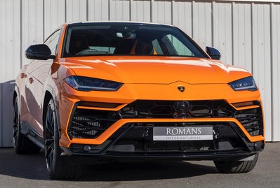 Lamborghini Urus Pearl Capsule