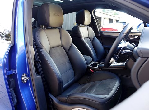 Porsche Macan GTS 15