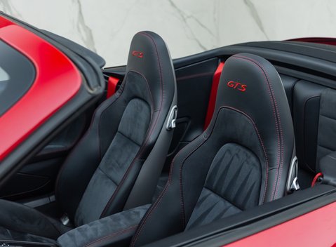 Porsche 911 Carrera GTS CABRIOLET (991.2) 34