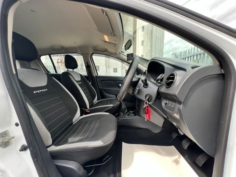 Dacia Sandero Stepway LAUREATE DCI 29