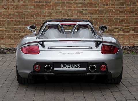 Porsche Carrera GT 15