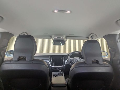 Volvo V60 2.0 V60 Momentum B4 MHEV Auto 5dr 30