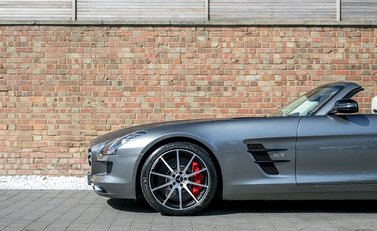 Mercedes-Benz SLS GT Roadster 22