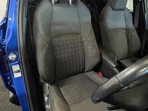 Toyota C-HR 1.8 C-HR Design HEV CVT 5dr 12
