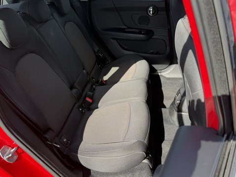 Mini Countryman 1.5 Cooper Classic ALL4 5dr [Comfort/Nav+ Pack] 35