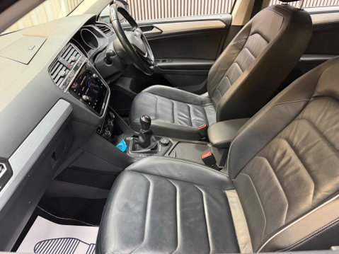 Volkswagen Tiguan 2.0 TDI SE Navigation 4Motion Euro 6 (s/s) 5dr 46