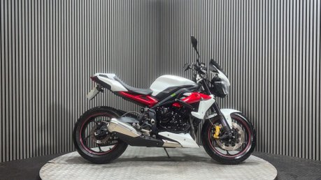 Triumph Street Triple R 2013 13K EXCELLENT CONDITION NEW MOT 675CC TRIPLE 1